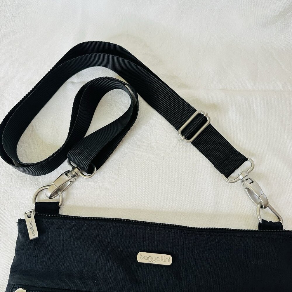 Baggallini Big Zip Crossbody Purse Lots of Pockets Nylon Wide Strap Lined 11” - Picture 4 of 14